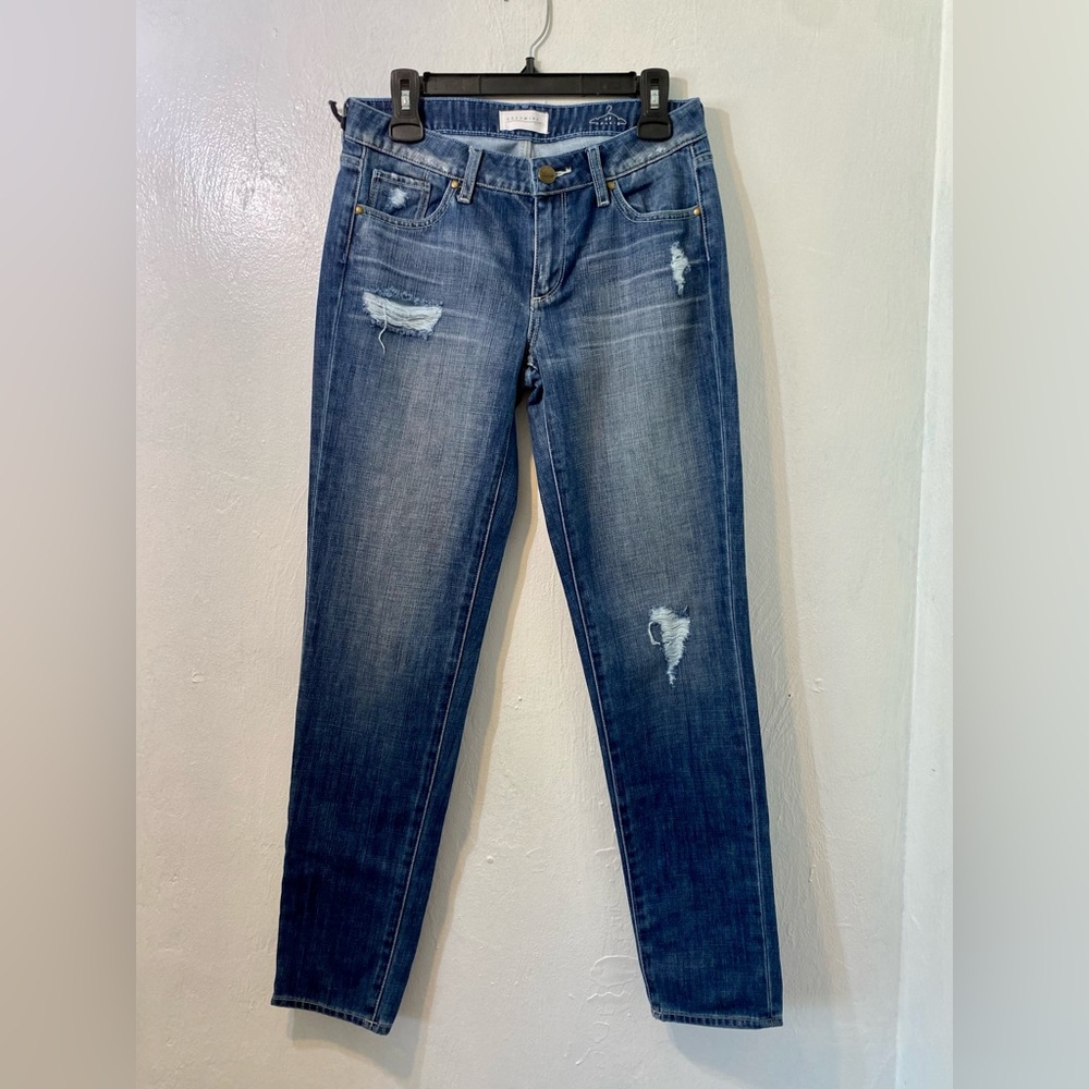 NWT Greywire-Hollis distressed Jeans in excellent condition.Size 26